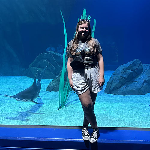 Lauren Miller at the aquarium